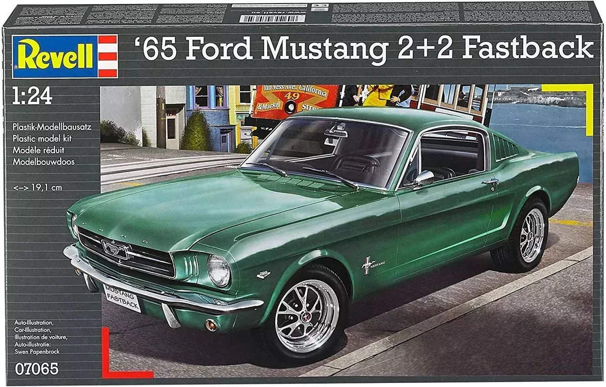 ’65 Ford Mustang 2+2 Fastback (1/24 Scale) Vehicle Model Kit