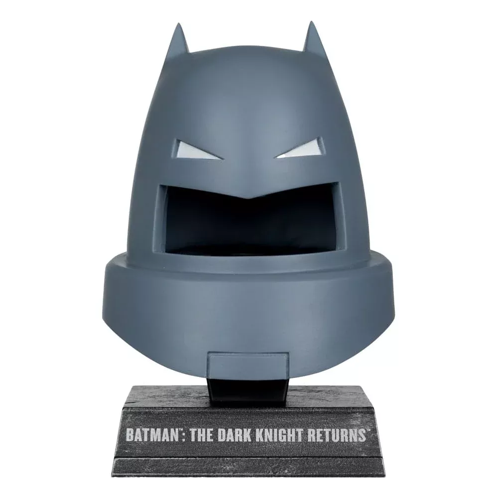 Batman DC Direct Mini Replica 1/3 Armoured Batman Cowl (Dark Knight Returns) 18cm