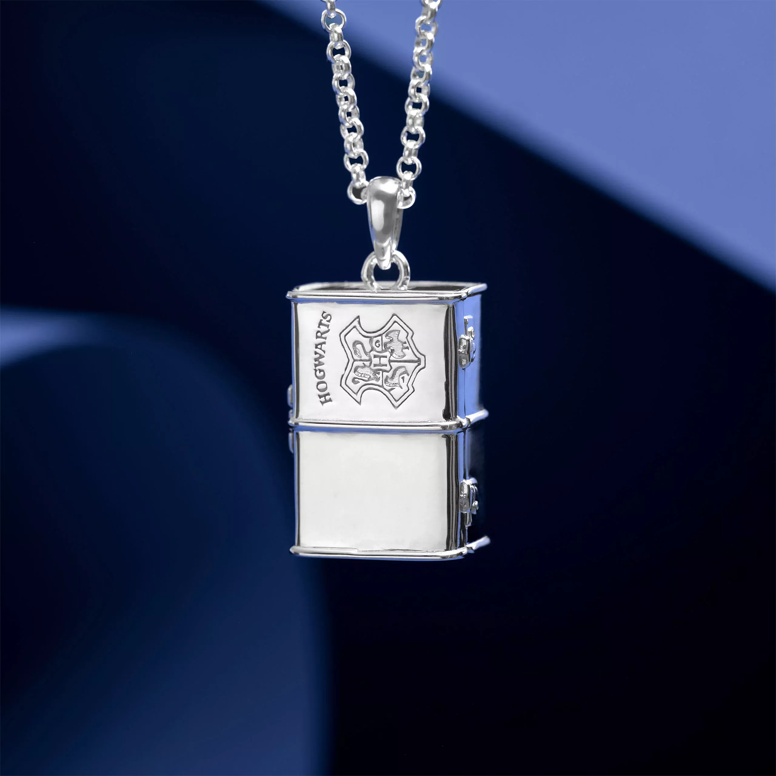 Harry Potter - Hogwarts Suitcase Necklace