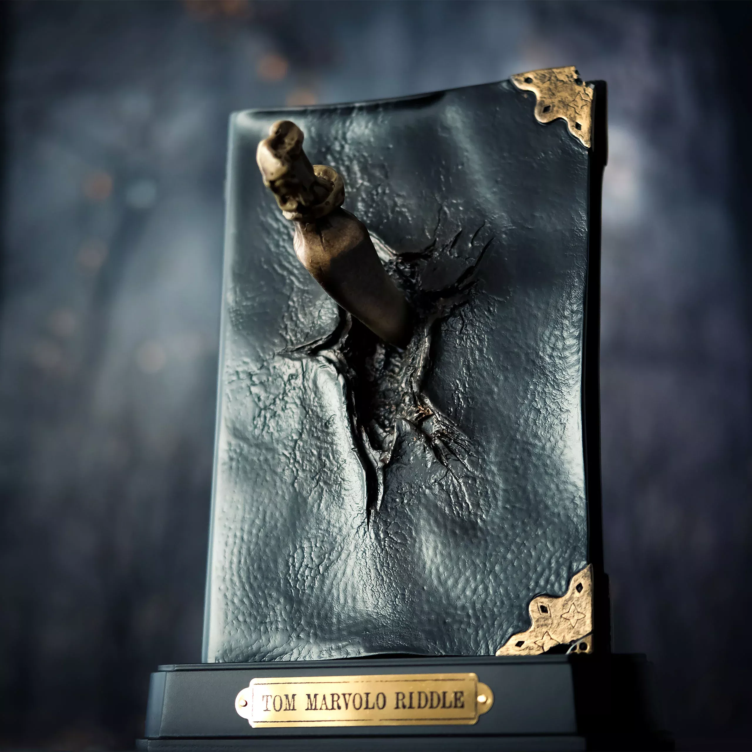 Harry Potter - Riddle Diary Statue with Basilisk Tooth