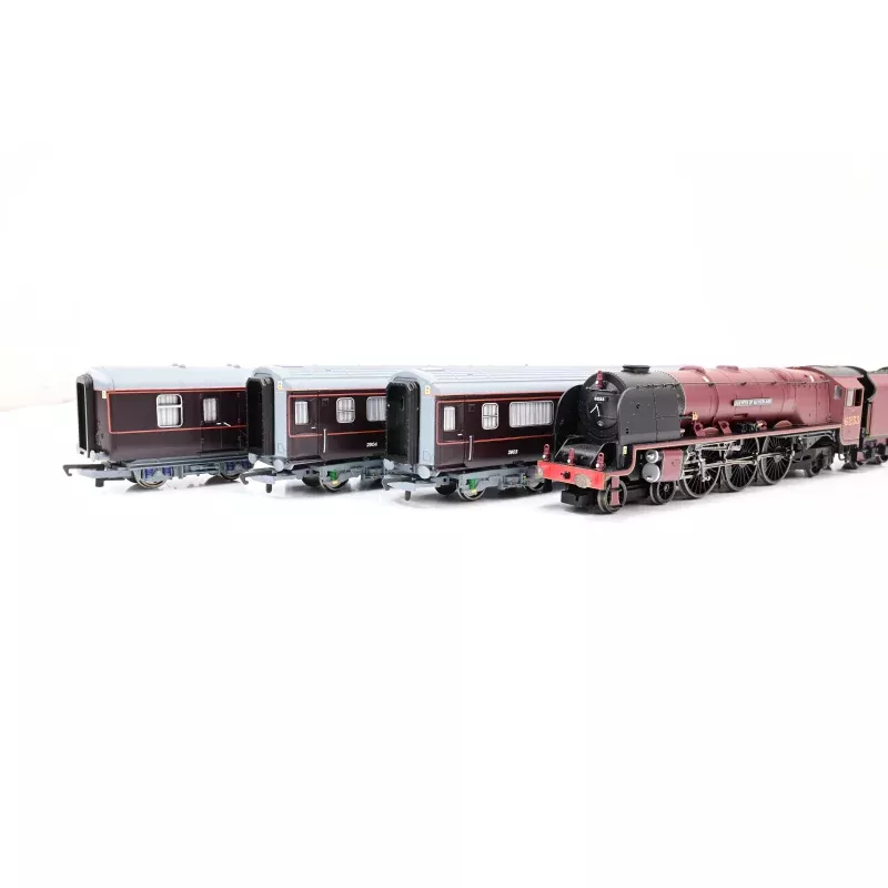 Hornby OO Gauge R2370 'The Royal Train' Train Pack - Boxed