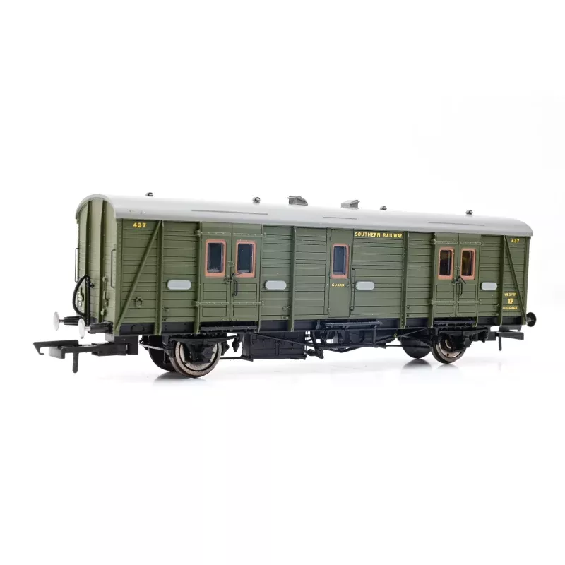 Hornby OO Gauge R4301C SR Maunsell Passenger Brake 'Van C' 437
