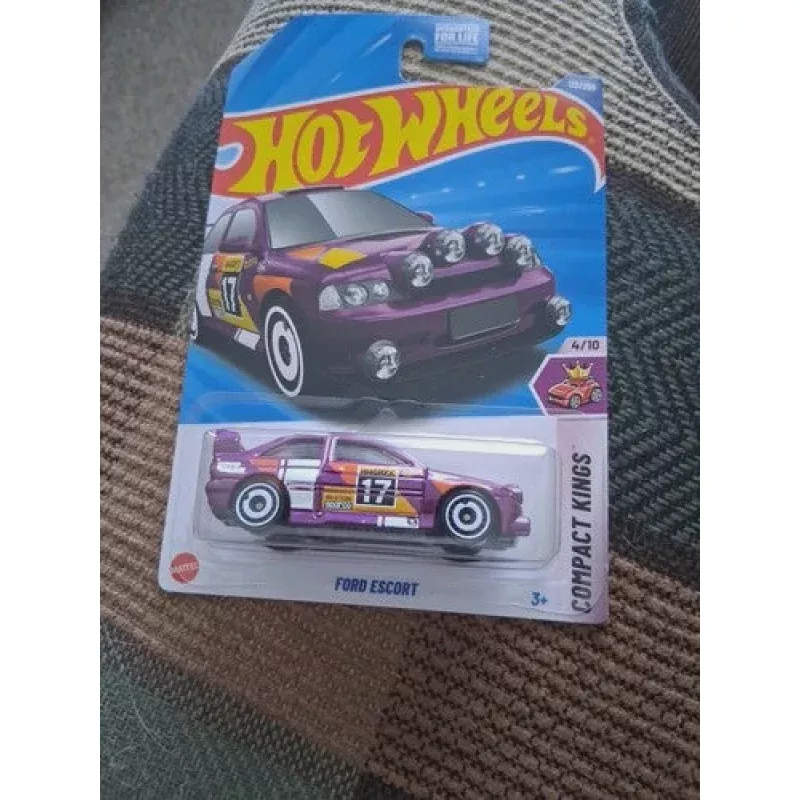 Hot Wheels Ford Escort Purple 2025