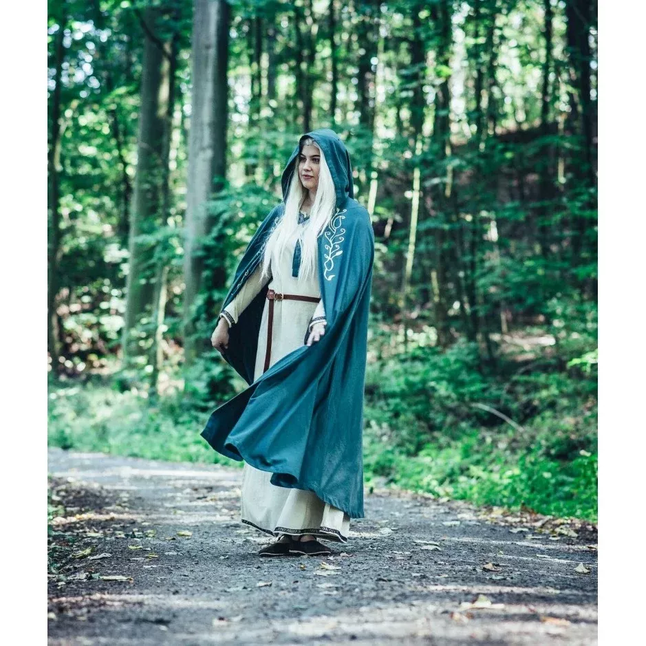 Medieval Cloak Lyra