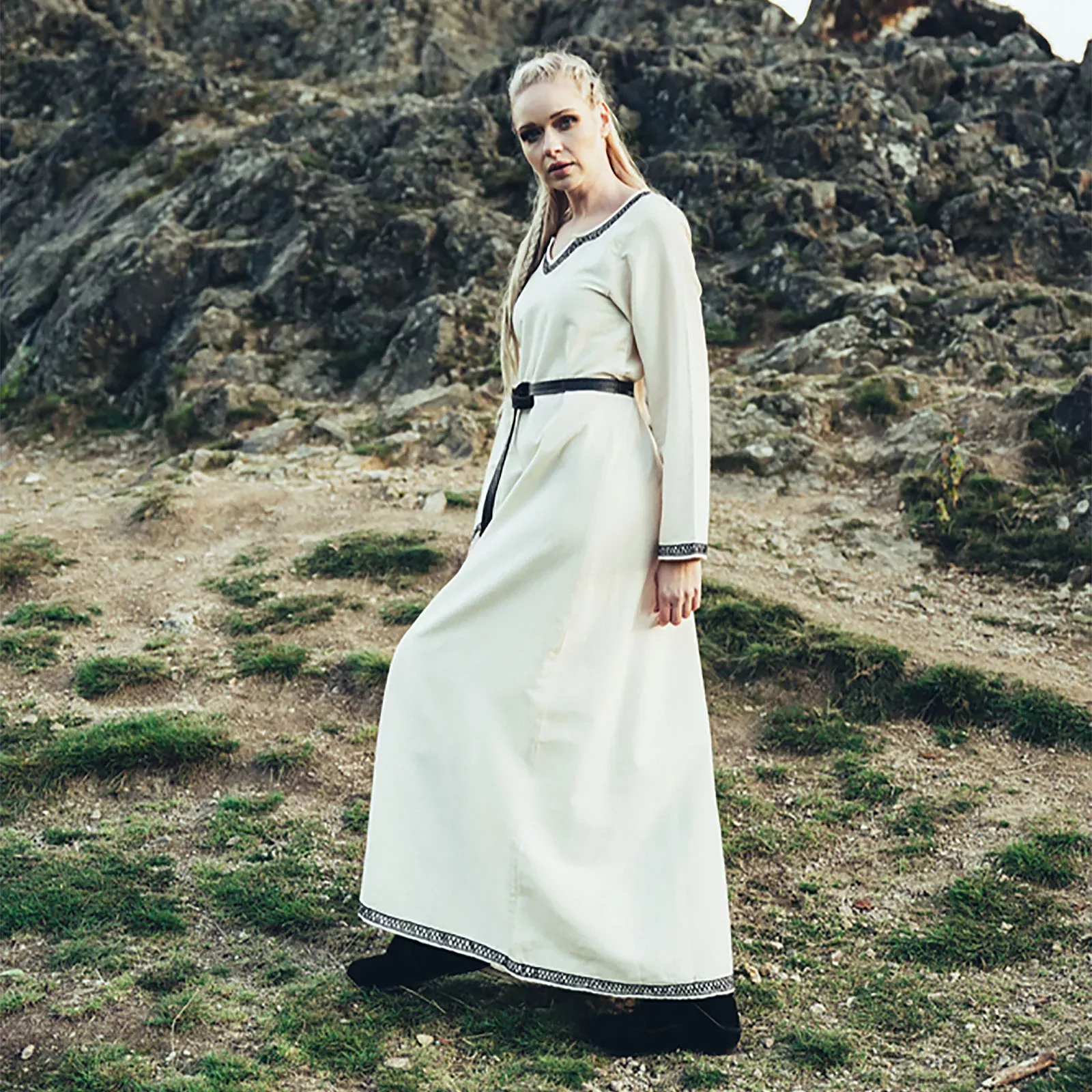 Medieval Dress Brigida Beige