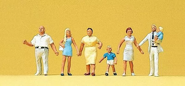 Preiser 10284 HO Scale Pedestrians -- Krause Family Walking