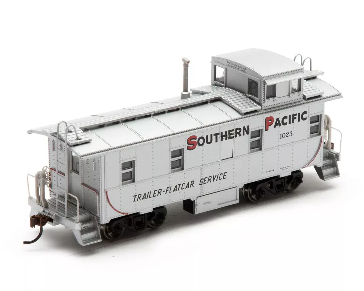 Roundhouse 87833 HO Scale Cupola Caboose Southern Pacific SP 1023