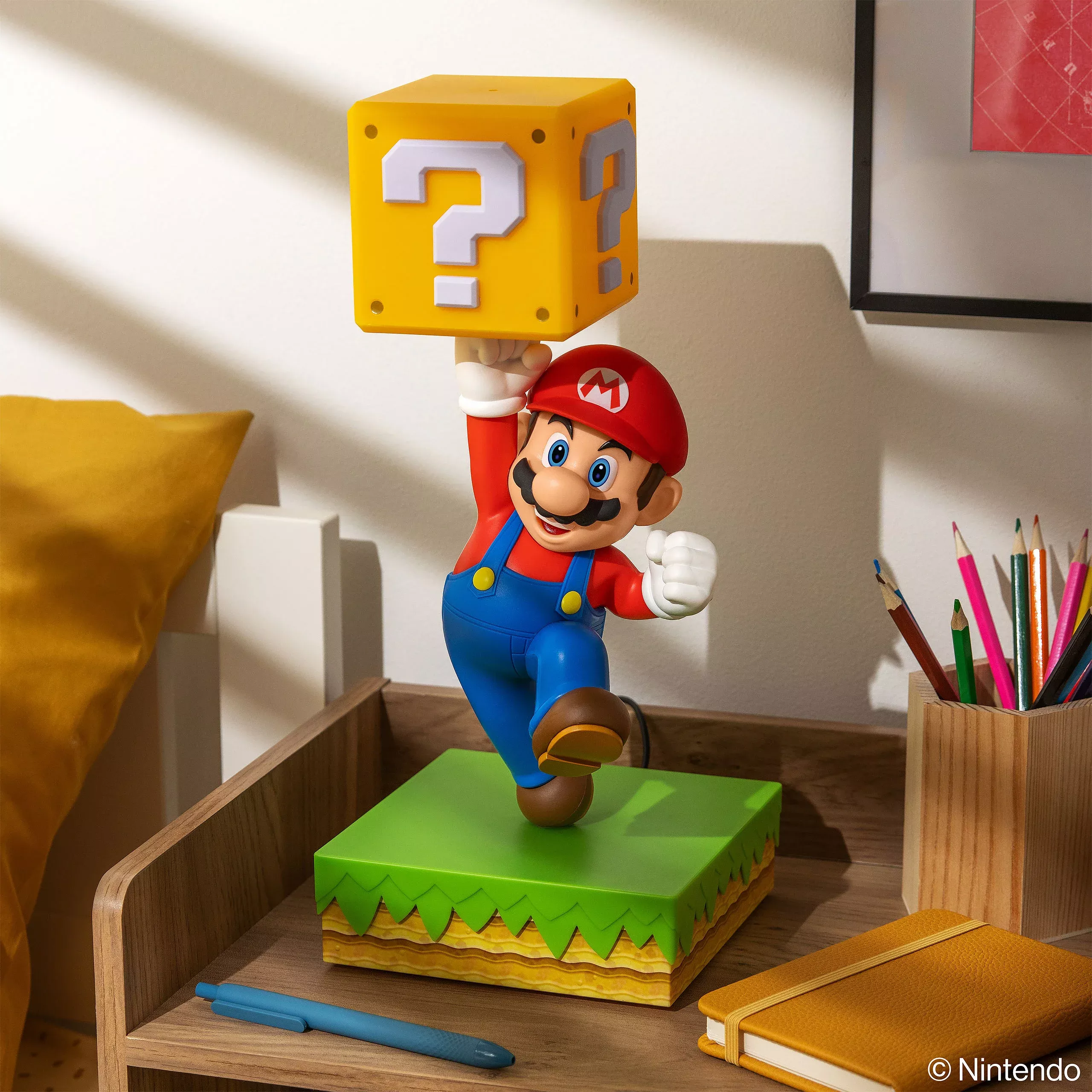 Super Mario - Diorama Table Lamp